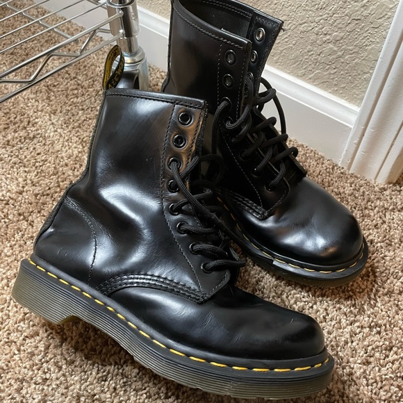 1460 Smooth Leather Lace Up Air Wair Dr. Martens Combat Boots - Picture 1 of 11